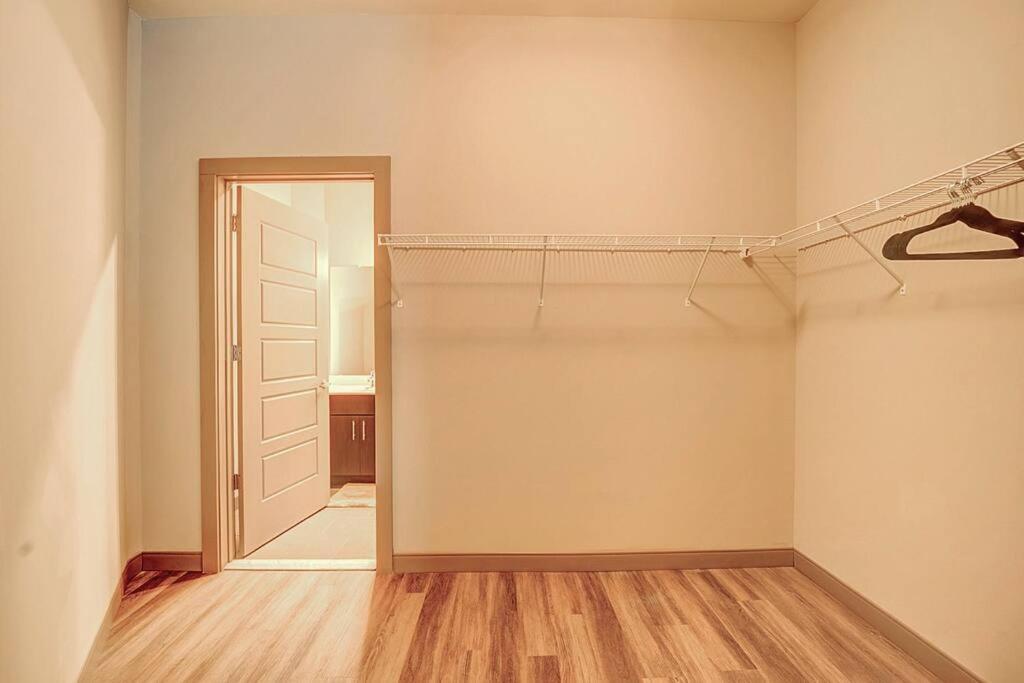 Huge 2 Bed 2 Bath Easy Ride To Nyc & Parking Lägenhet Hackensack Exteriör bild